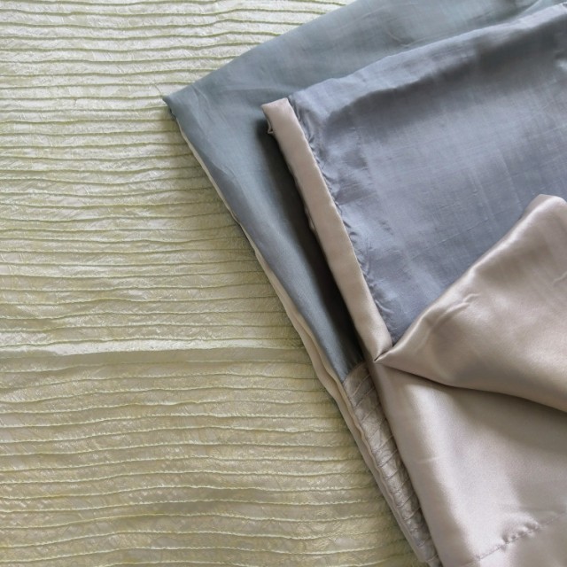 Silk quilt cover set, King, Furniture & Home Living, Home Decor