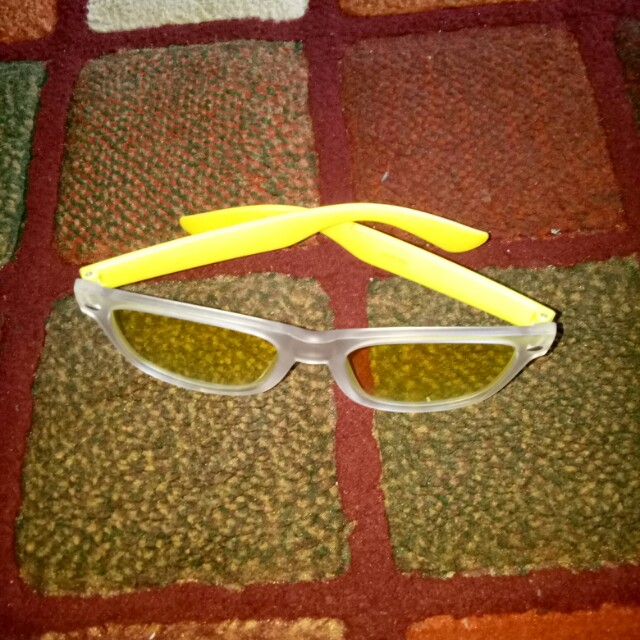 vans sunglasses mens yellow