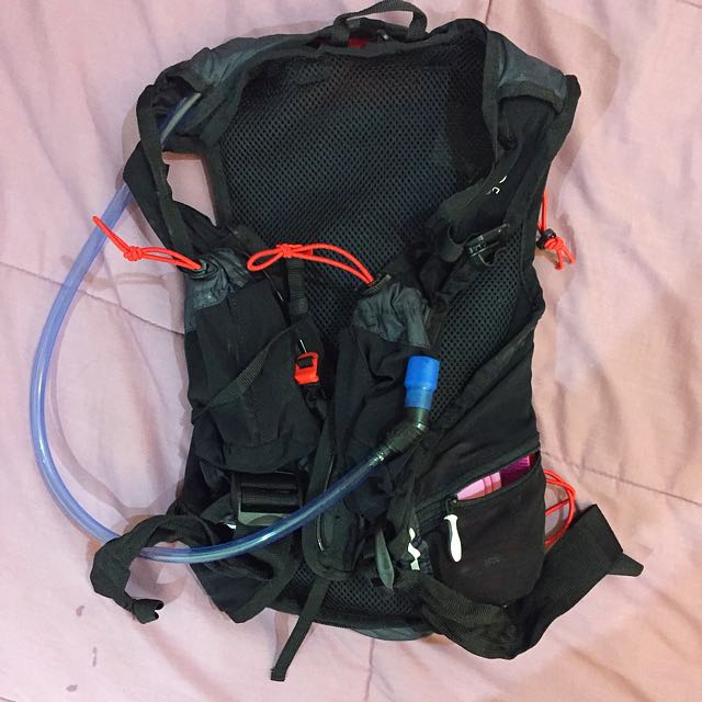 Kalenji Hydration Vest, Sports Equipment, Sports & Games, Water Sports