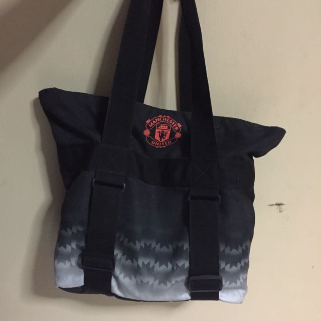 Manchester United Bag, Men's Fashion, Bags, Sling Bags on Carousell