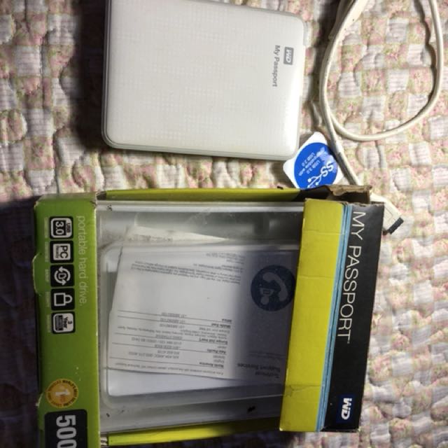 My Passport External (Category: Hard Disks & Thumbdrives) located in Antipolo. Submitted by amcmarketing (Listing ID 154343174, Image 3). Description: No scratches | no damages | 100% working | bought this from Mac store | i can show the receipt and paper bag | i bought for 3k plus | selling only for 2k | lady owner | I used to back up my Mac laptop | Message me for sure buyer! Let’s not waste time. .