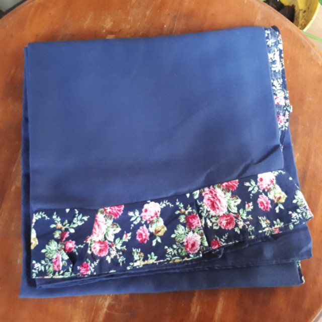 New Kerudung Segiempat Bunga Biru Dongker Olshop Fashion Olshop Muslim Di Carousell