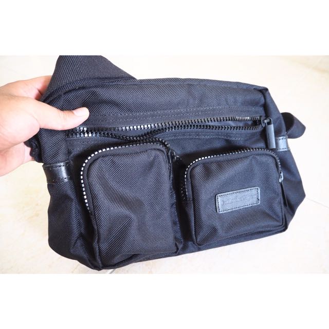 onitsuka tiger sling bag