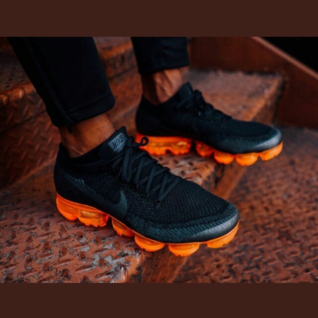 air vapormax black orange