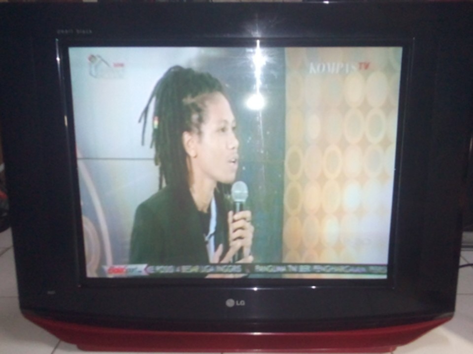 Tv Tabung Slim Lg Pearl Black Xd 29 Inch Elektronik Tv Perlengkapan Hiburan Di Carousell
