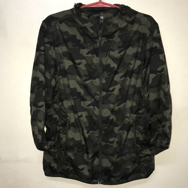 uniqlo camo hoodie