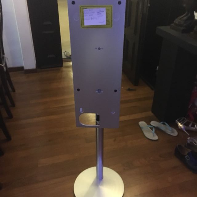 Bang Olufsen beosound 9000 wall bracket and floor stand Audio, Soundbars,  Speakers  Amplifiers on Carousell