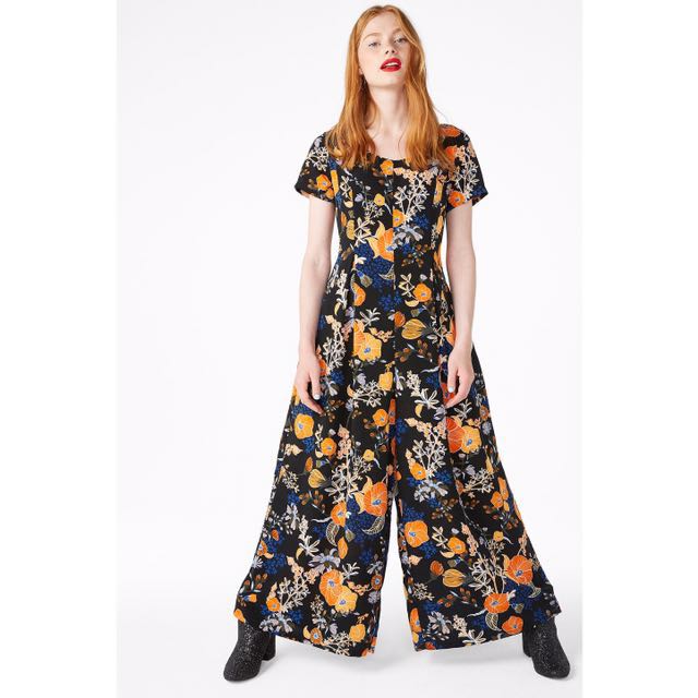 BNWT Monki Floral Jumpsuit Women s Fashion Dresses Sets
