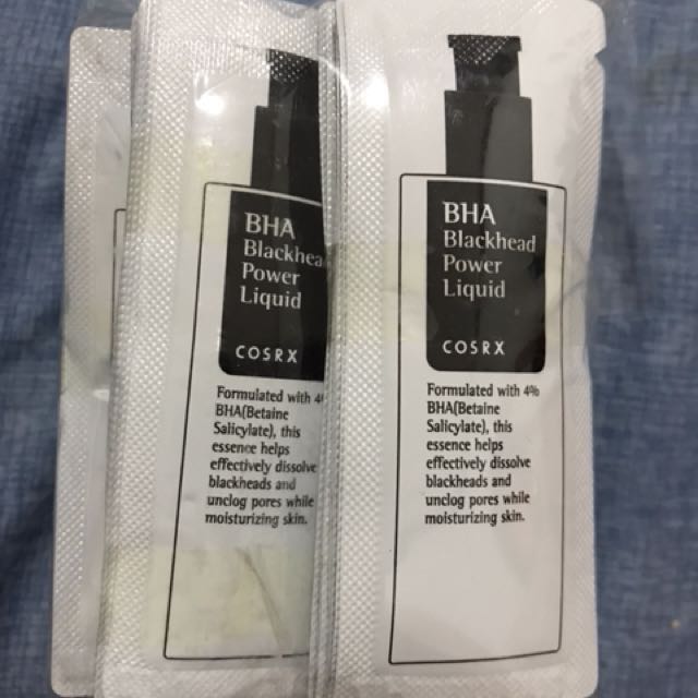 COSRX BHA Blackhead Power Liquid Sample (Category: Face Care) located in Las Pinas. Submitted by prettymeph (Listing ID 144370849, Image 1). Description: 💰P 13 Each 💰P 120 / Pack of 10’s 🔸Exp. Date: 2019 30 09 A pore-clearing treatment that helps removes blackheads ✔️Dislodges blackheads, sebum buildup, or dead skin cells trapped inside pores; ✔️Prevents oxidized sebum from turning into more blackheads; made with 4% BHA mixed with natural BHA 