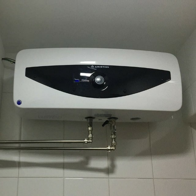 Installing (Category: Religious Items) located in Singapore. Submitted by zaiaries07 (Listing ID 154428746, Image 2). Description: Installing $80 excluding piping Price water heater Normal $200 15L $350 30L $380.