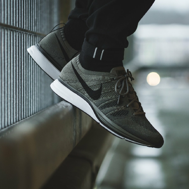 Flyknit trainer medium olive shop