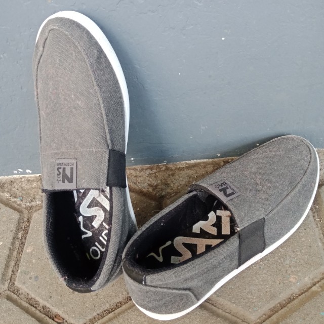 North Star Grey Fesyen Pria Sepatu Sneakers Di Carousell