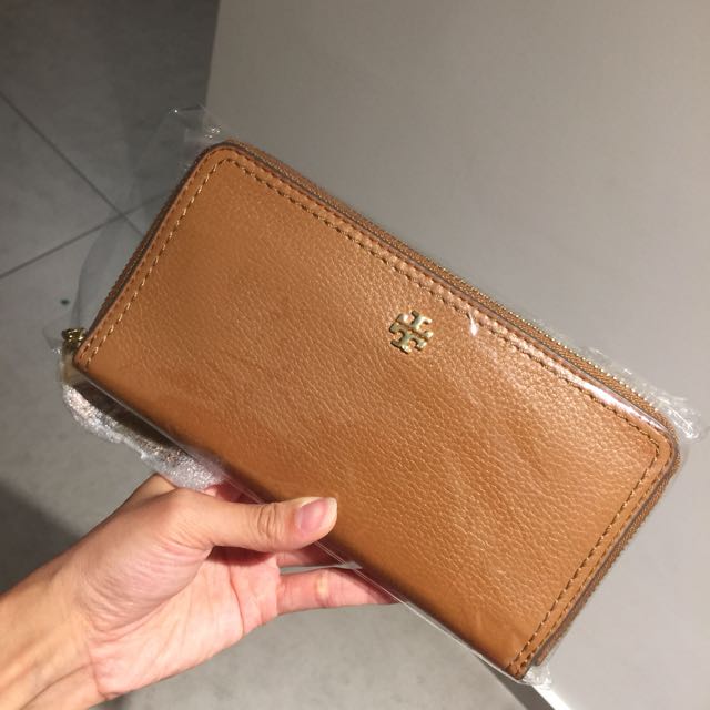 tory burch brown wallet