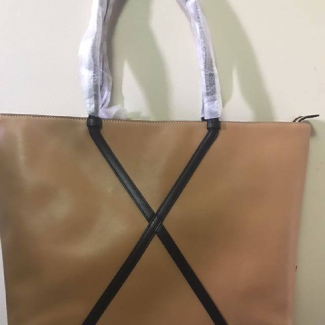 TUMI Santa Monica Tote Women s Fashion Bags Wallets Cross
