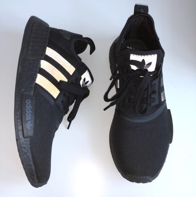 Adidas nmd r1 triple black reflective store