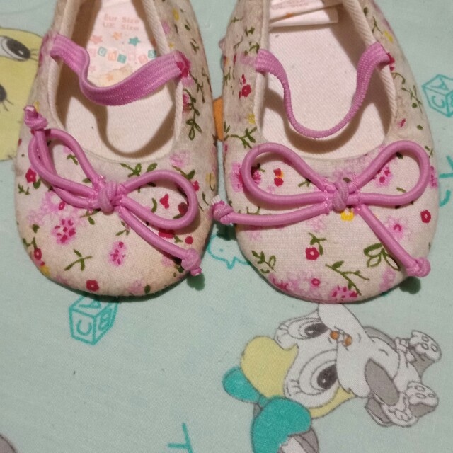 Baby's preloved shoes (Category: Babies & Kids Fashion) located in Pasig City. Submitted by frances_16 (Listing ID 154571556, Image 1). Description: Good condition. Seldom used..