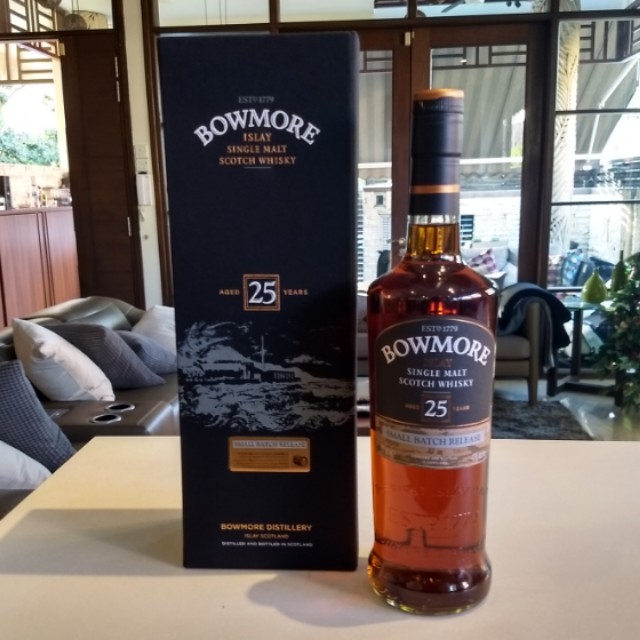 Bowmore 25, Food & Drinks, Beverages on Carousell