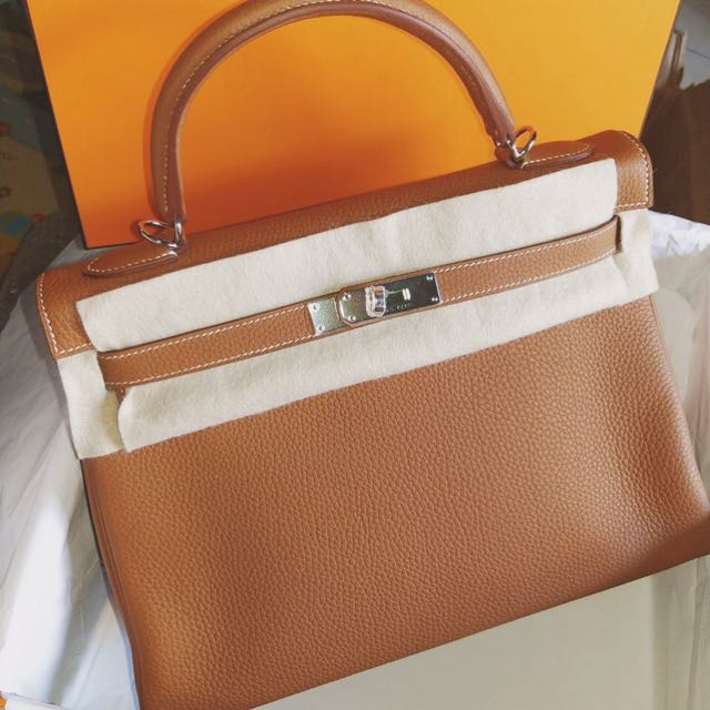 HERMES KELLY 32 GOLD TOGO LEATHER GHW, 2nd stamp # G, Luxury on Carousell