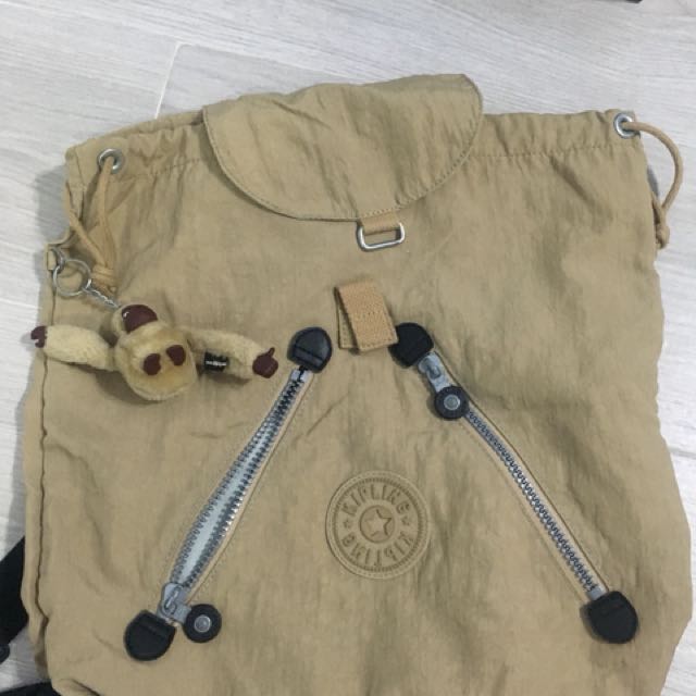 Klipling back pack (Category: Other Kids Furniture) located in Singapore. Submitted by serenky (Listing ID 154632073, Image 1). Description: .