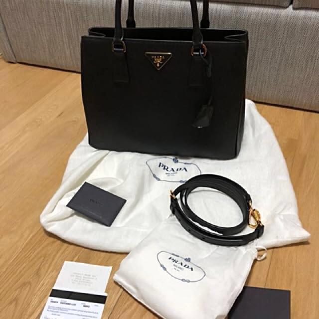 Prada 1BA874 Saffiano Lux Convertible Tote Bag - Black, Luxury, Bags &  Wallets on Carousell