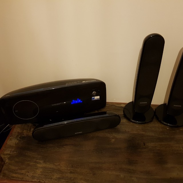 Samsung Home Theatre Systems HTXQ100, Audio, Soundbars, Speakers