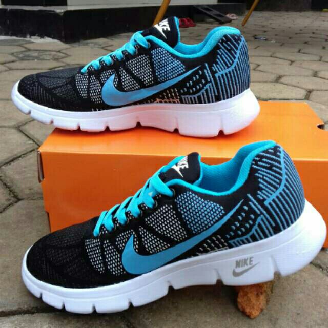 Sepatu Olahraga Nike Running Jogging Batminton Olah Raga Perlengkapan Olahraga Lainnya Di Carousell