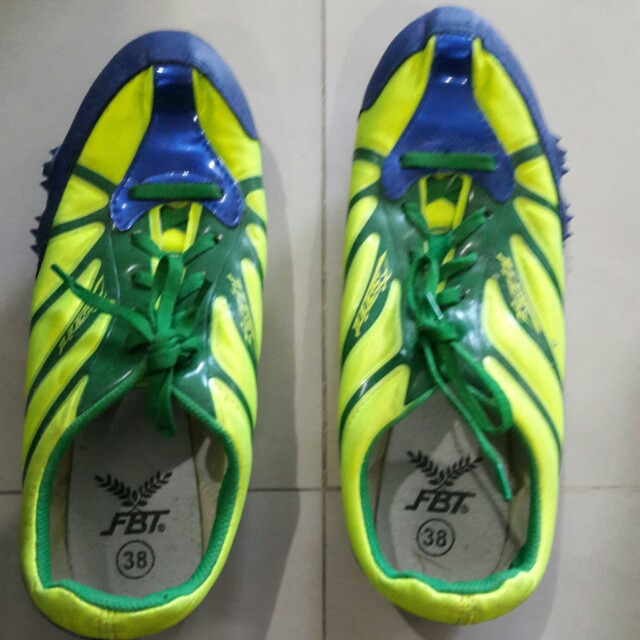 track and field shoes for kids