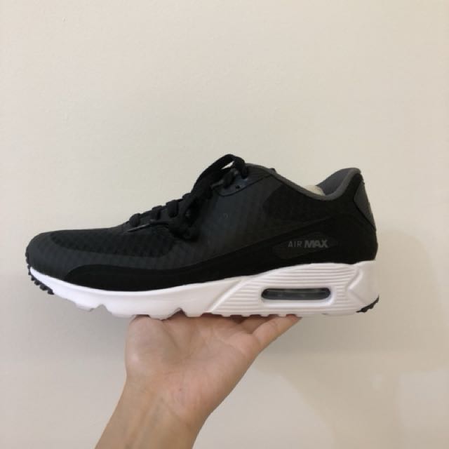 nike 90 ultra essential