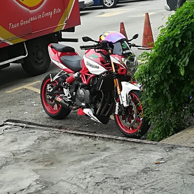 Benelli z800 on sale