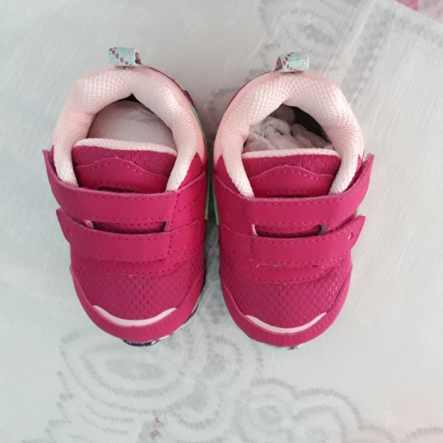 Girls discount camo shoes