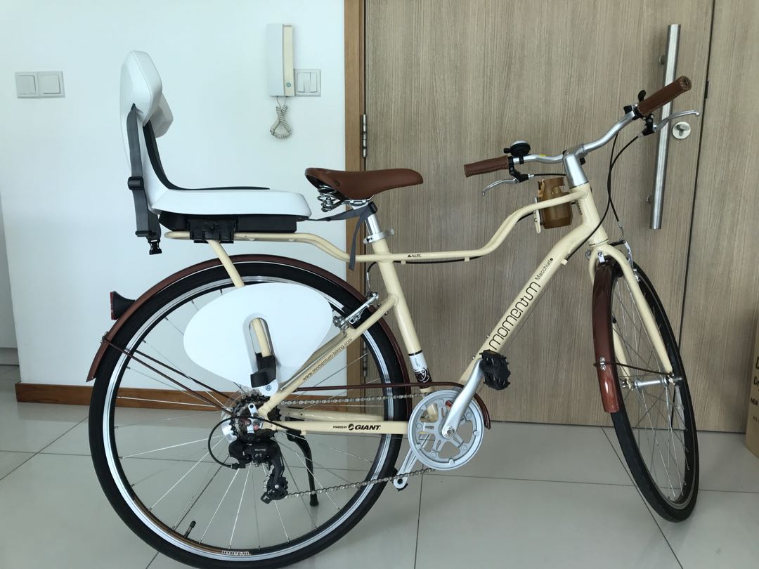 Giant momentum street midstep bicycle with Polisport child seat