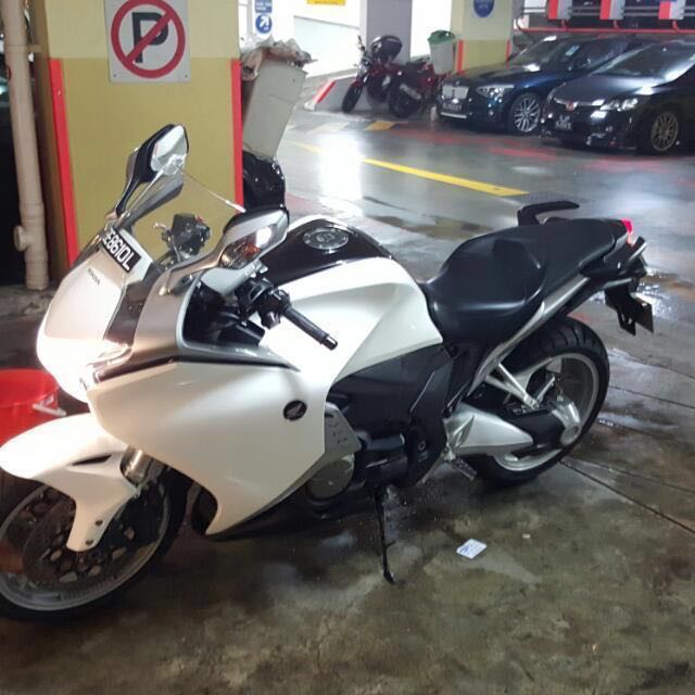 Honda Vfr10f Dct Model k Millage Price Drop Motorcycles Motorcycles For Sale Class 2 On Carousell