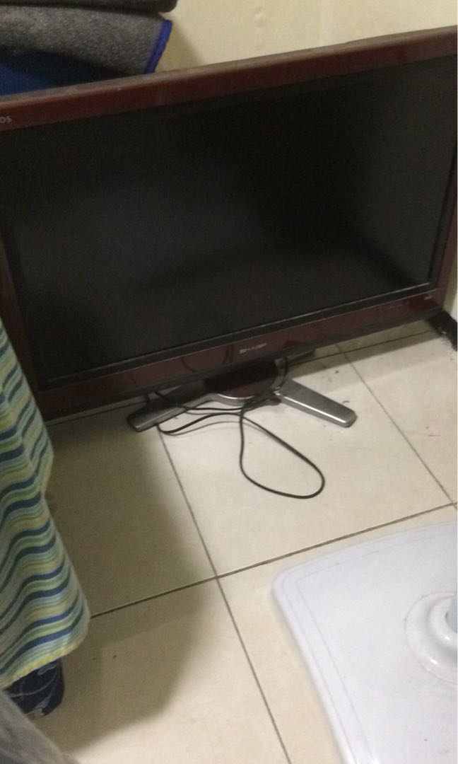 Jual Tv Lg 32 Inch Kondisi Mati Total Elektronik Tv Perlengkapan Hiburan Di Carousell