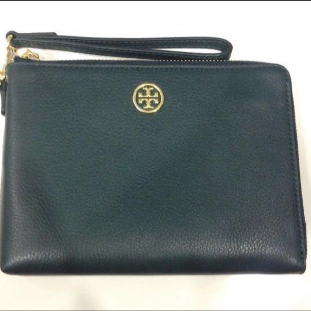 NEW Tory Burch Landon Large Leather Wristlet Clutch, Women's Fashion, Bags  & Wallets, Clutches on Carousell