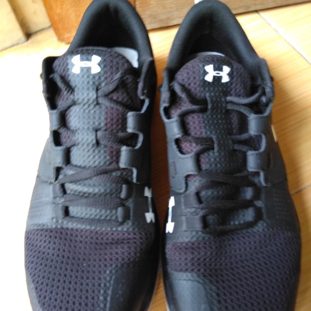 sepatu under armour charged
