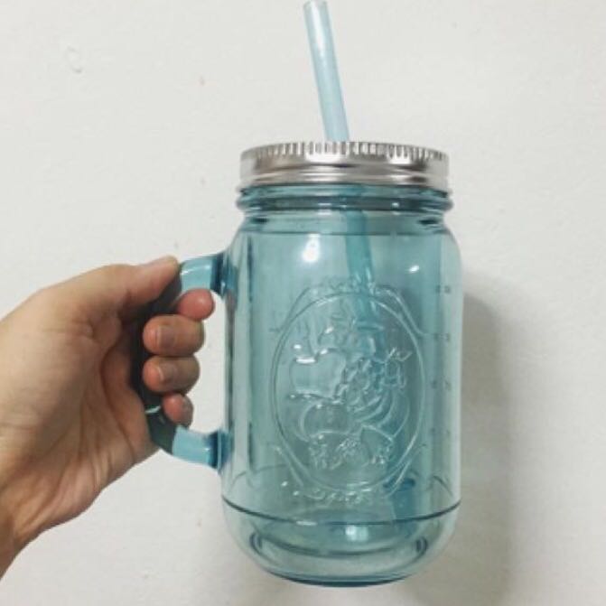 Aladdin (plastic) mason-type jar with straw (Category: Coffee & Tea Tableware) located in Imus. Submitted by sewitstina (Listing ID 155040266, Image 1). Description: .