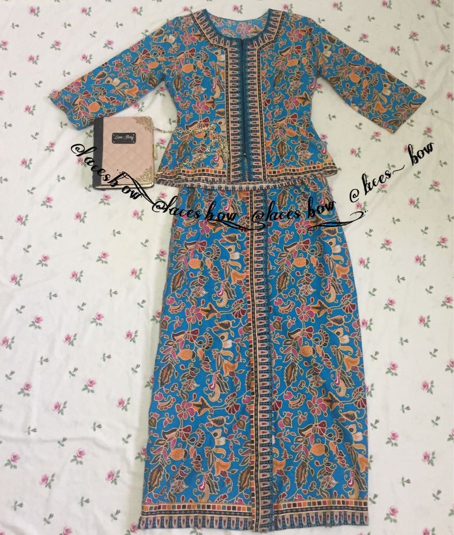  Baju  Kebaya  Batik  Fesyen Muslimah Two piece di Carousell