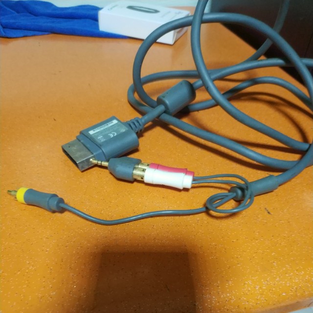 Xbox 360 composite av cable, Computers & Tech, Parts & Accessories