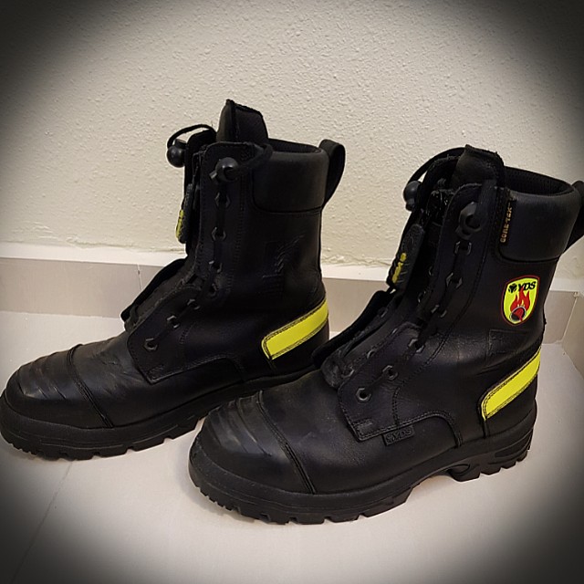 Yds fire boots online