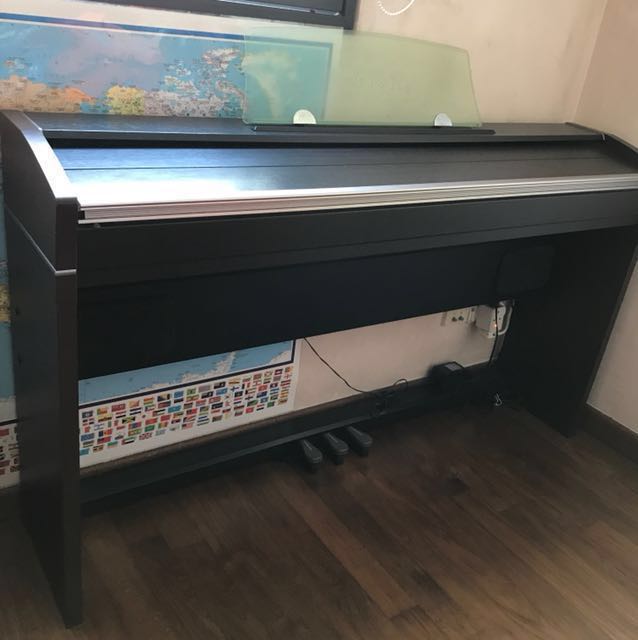 Electronic Piano Casio Px 700 Music Media Music Instruments On Carousell