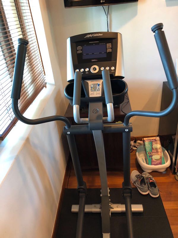 Life Fitness X1 Elliptical Cross Trainer, Sports Equipment, Exercise