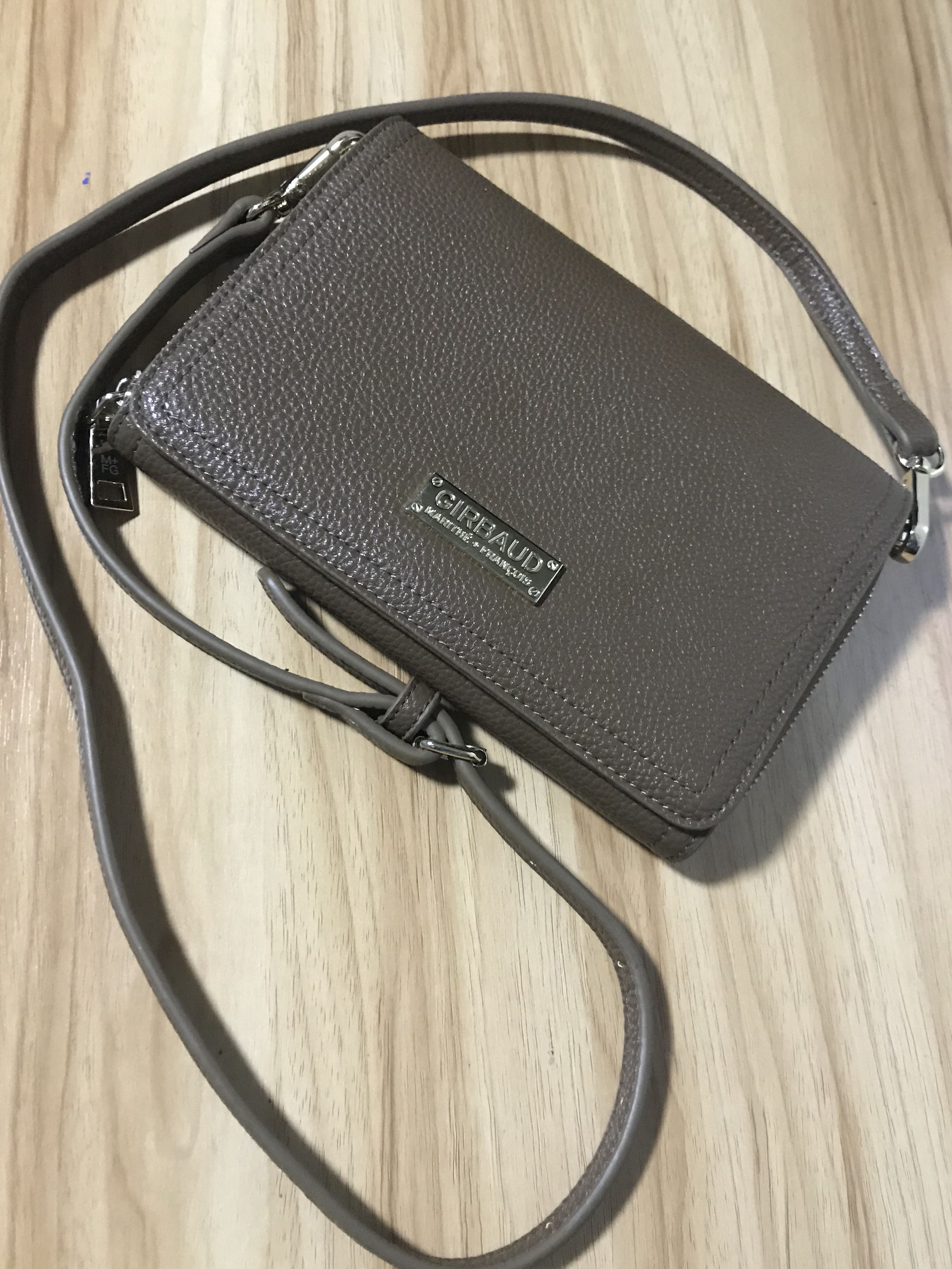 girbaud sling bag price