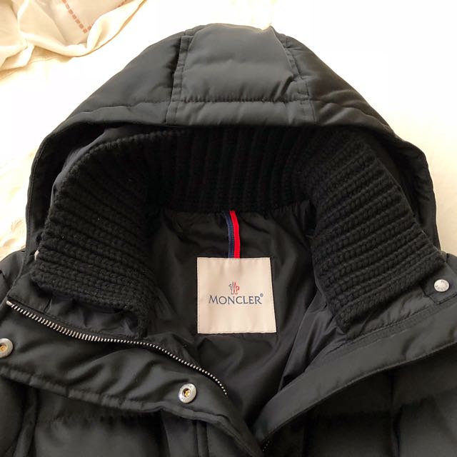 Moncler Fatsia 厚羽絨連帽外套