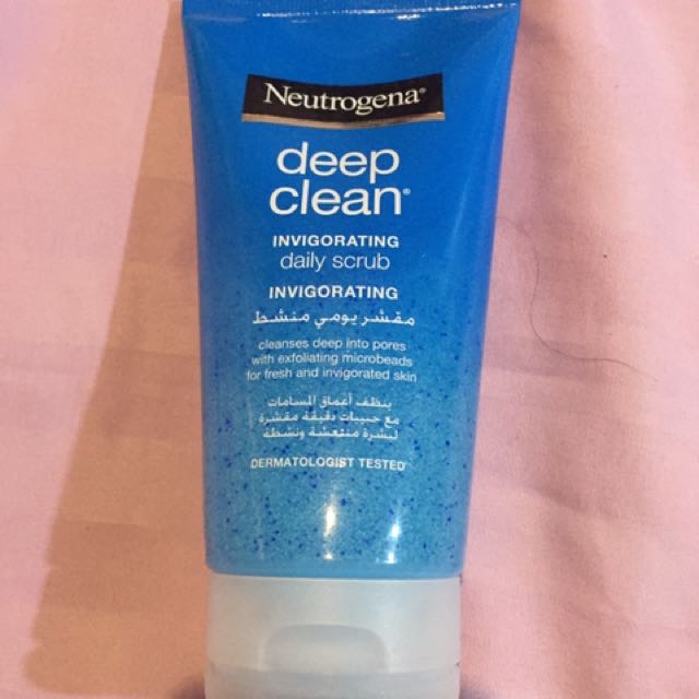 neutrogena deep clean invigorating daily scrub