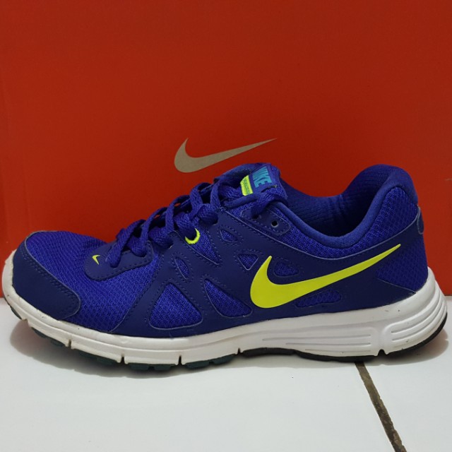 nike revolution 2 original