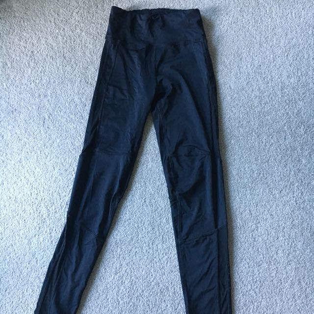 Stussy Mesh Panel Leggings (Category: Women's Clothes) located in Melbourne. Submitted by nattieclare (Listing ID 155119225, Image 2). Description: AU size 6, high waisted sports leggings with a tiny inside pocket at the waist. I’m a size 8, fits me well! Originally $100.