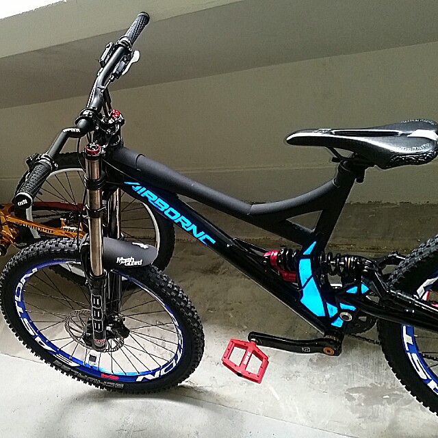 airborne taka downhill bike