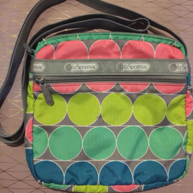 LeSportsac Sling bag, Women's Fashion, Bags & Wallets, Crossbody Bags on Carousell