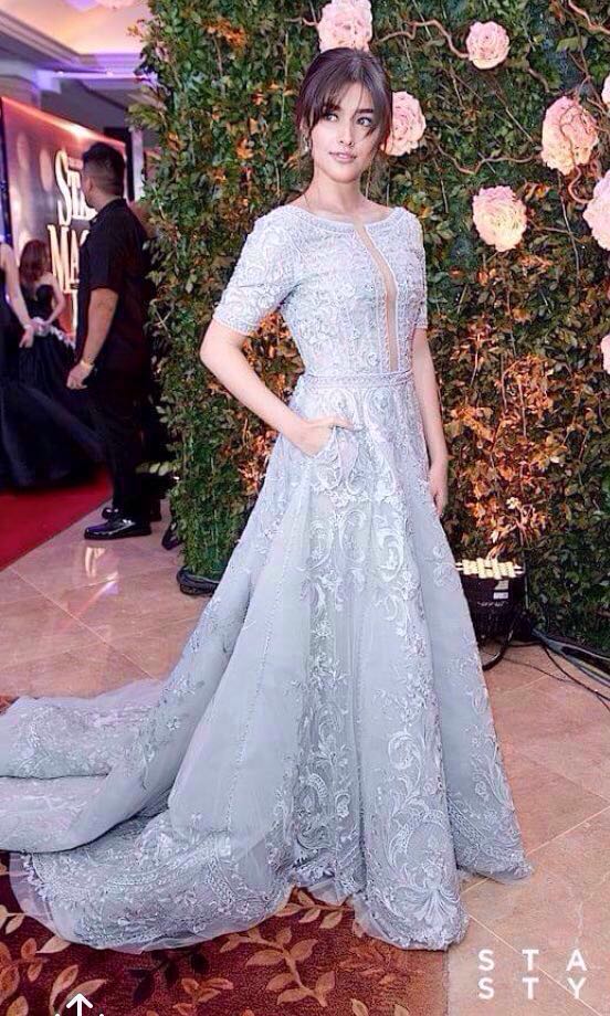 Liza Soberano Fans ‏@LIZAnianz 3h3 hours ago More of @lizasoberano's  princess-y gown last night. 💕