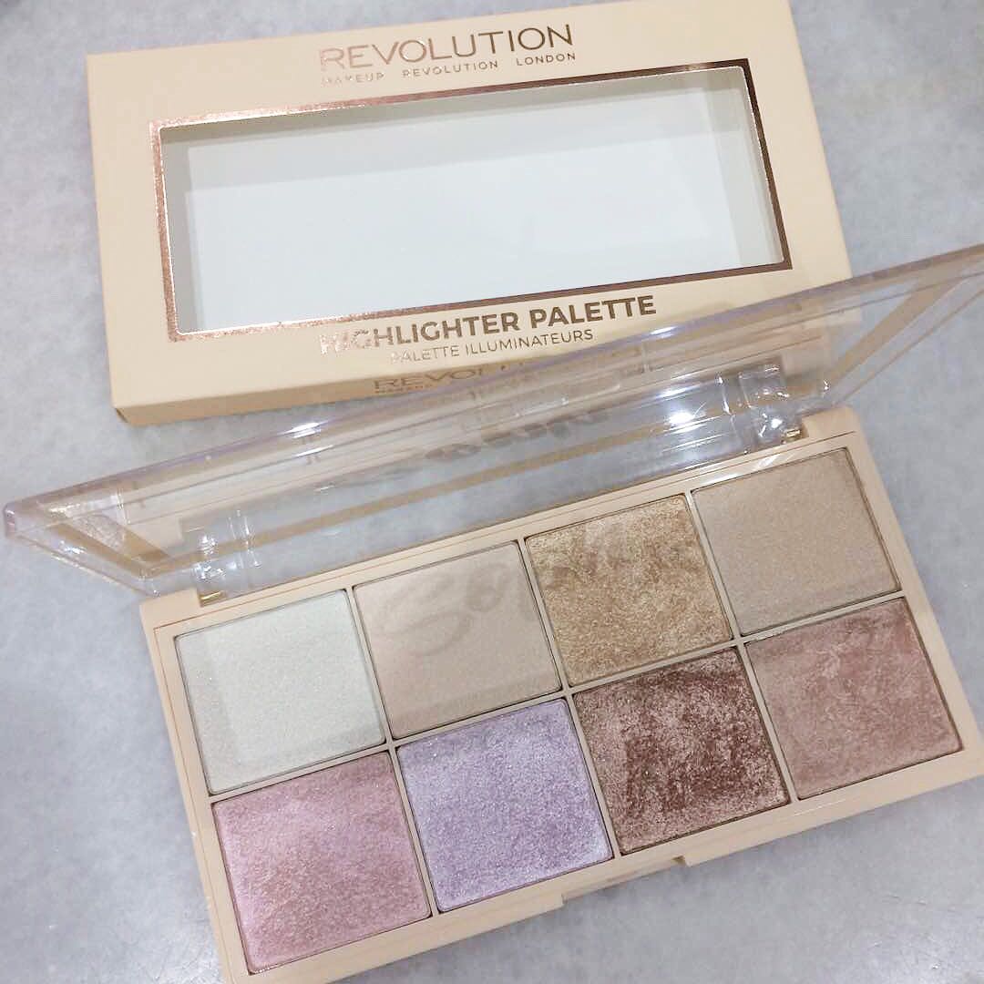 Makeup Revolution X Soph Highlighter Palette Health Beauty Makeup On Carousell